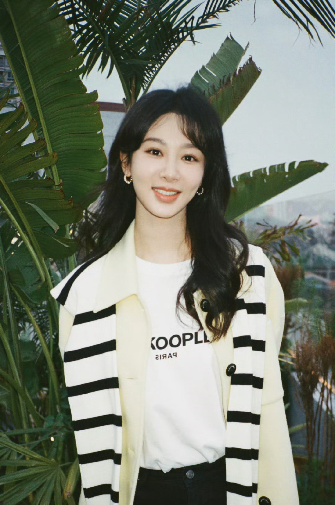 💜#杨紫黄瀛子# 星河坠入潮汐，爱意涌入眼底[心]​​​