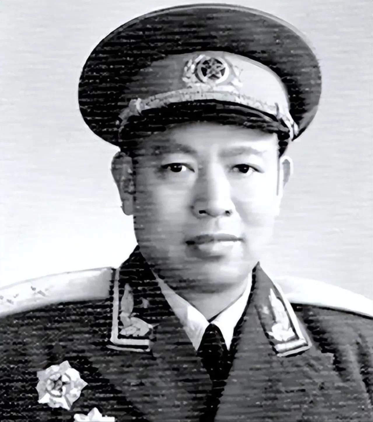 1994 年，原北海舰队政委丁秋生中将身体病危，他一字一句地嘱咐儿子：“枣庄有个