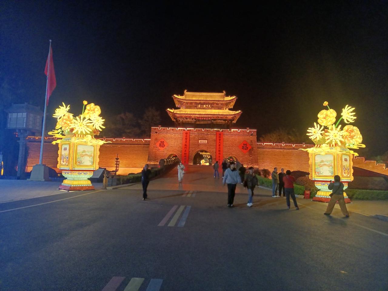 台儿庄大战震惊世界，英雄台儿庄无墙不饮弹！
青少年抗日英雄——刘守玟。湖南长沙女