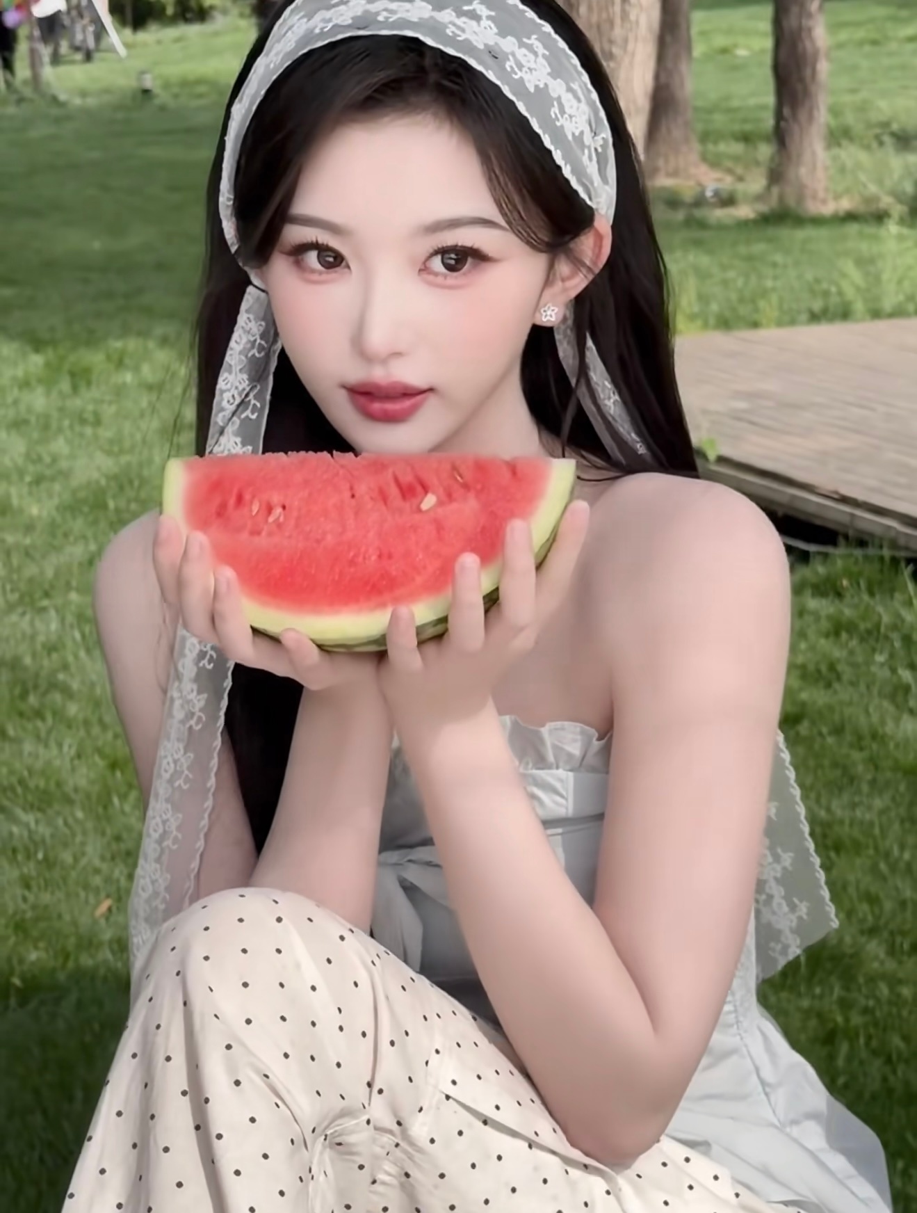 孔雪儿不热嘛哦哦哦是服装代言的线下活动吗我还以为是正常的服装搭配造型师选择了这个