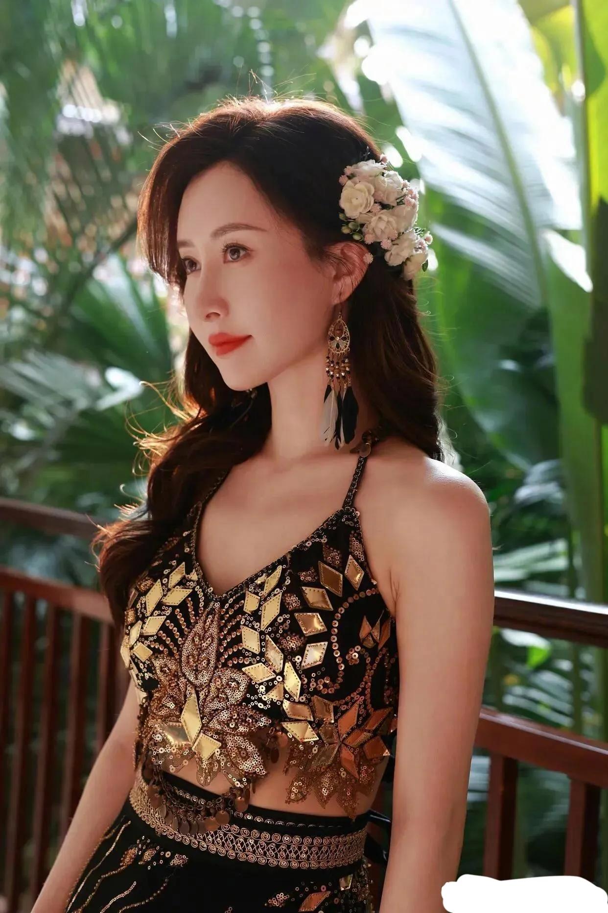 舒畅的颜值绝之又觉得绝，又美又迷人，太飒了。