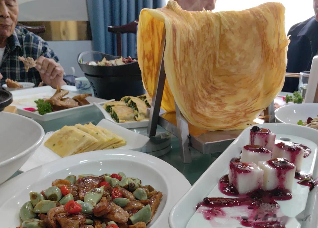 #记录我的2023#有些餐馆，还是值得去的。

比如，家庭聚会到外面聚一聚，会省