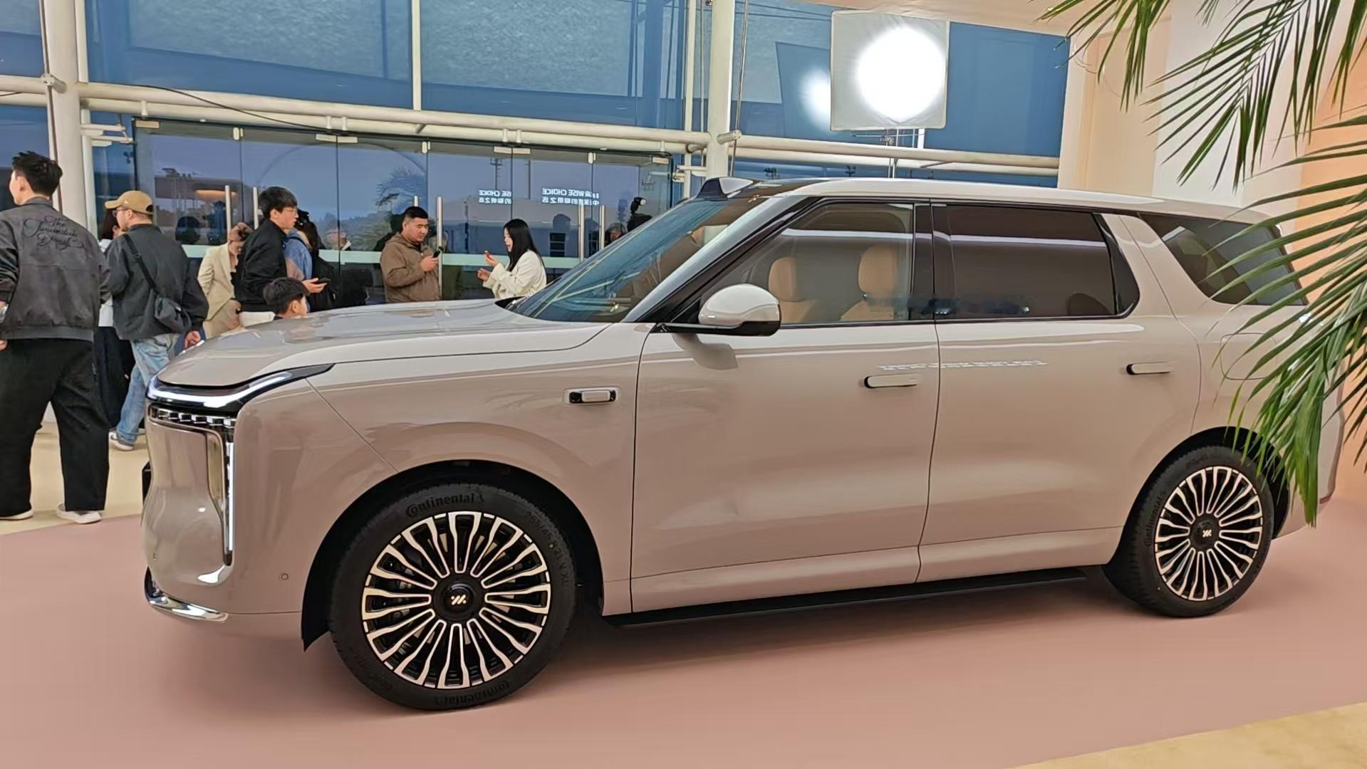 今晚见证跨时代科技旗舰SUV，智己LS8正式发布，马上开始了 