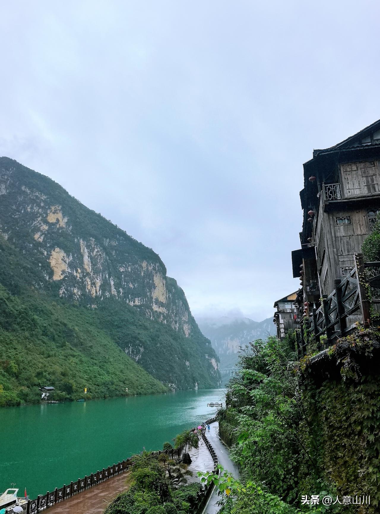超适合灵魂放假的千年古镇，重庆酉阳乌江龚滩古镇，享受山水古意慢时光
要说古镇，大