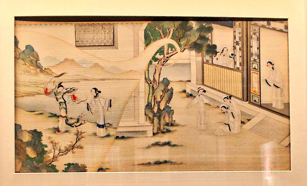 《红楼梦》彩绘画册真跡展
   ″绘梦三重缘一一辽宁与红楼梦文化展″，在《沈阳博