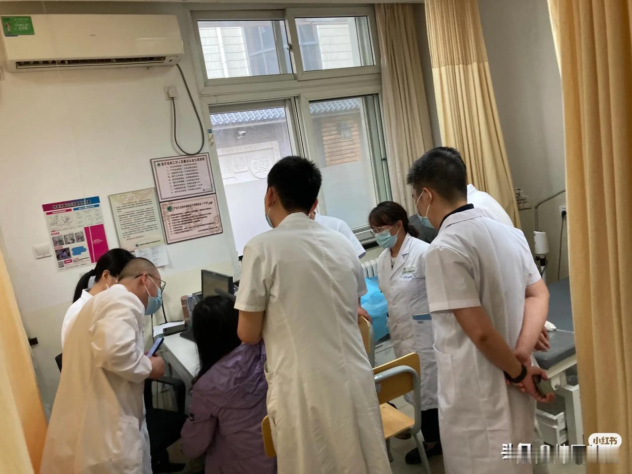 贺氏三通火针技术培训班招生
贺普仁：不轻传，诚者主动传。
国医大师贺普仁教授从医