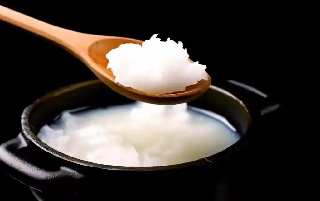 猪油再次被关注！医生直言：高血压患者常吃猪油，身体的变化藏不住！别再觉得猪油只是