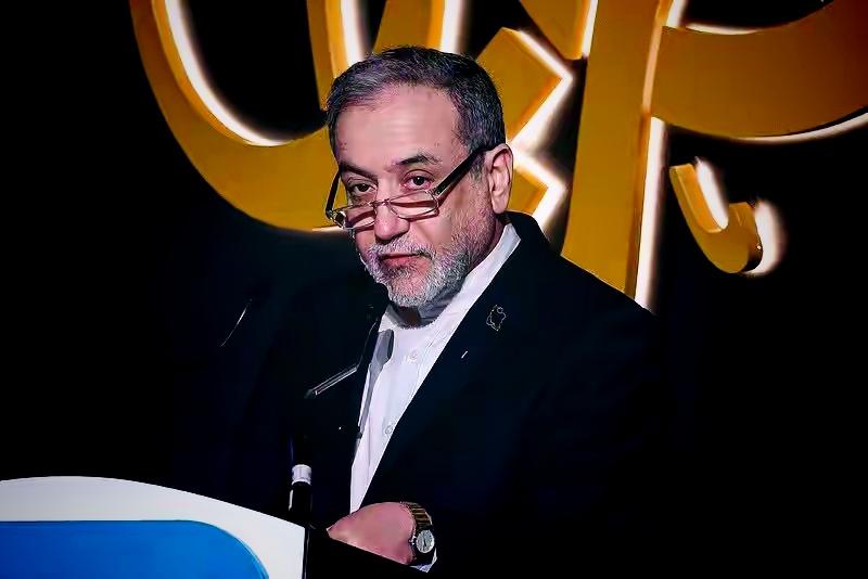 美国那边刚放出消息，说伊朗的议长卡利巴夫和外长阿拉格齐，暂时被从美以的“清除名单