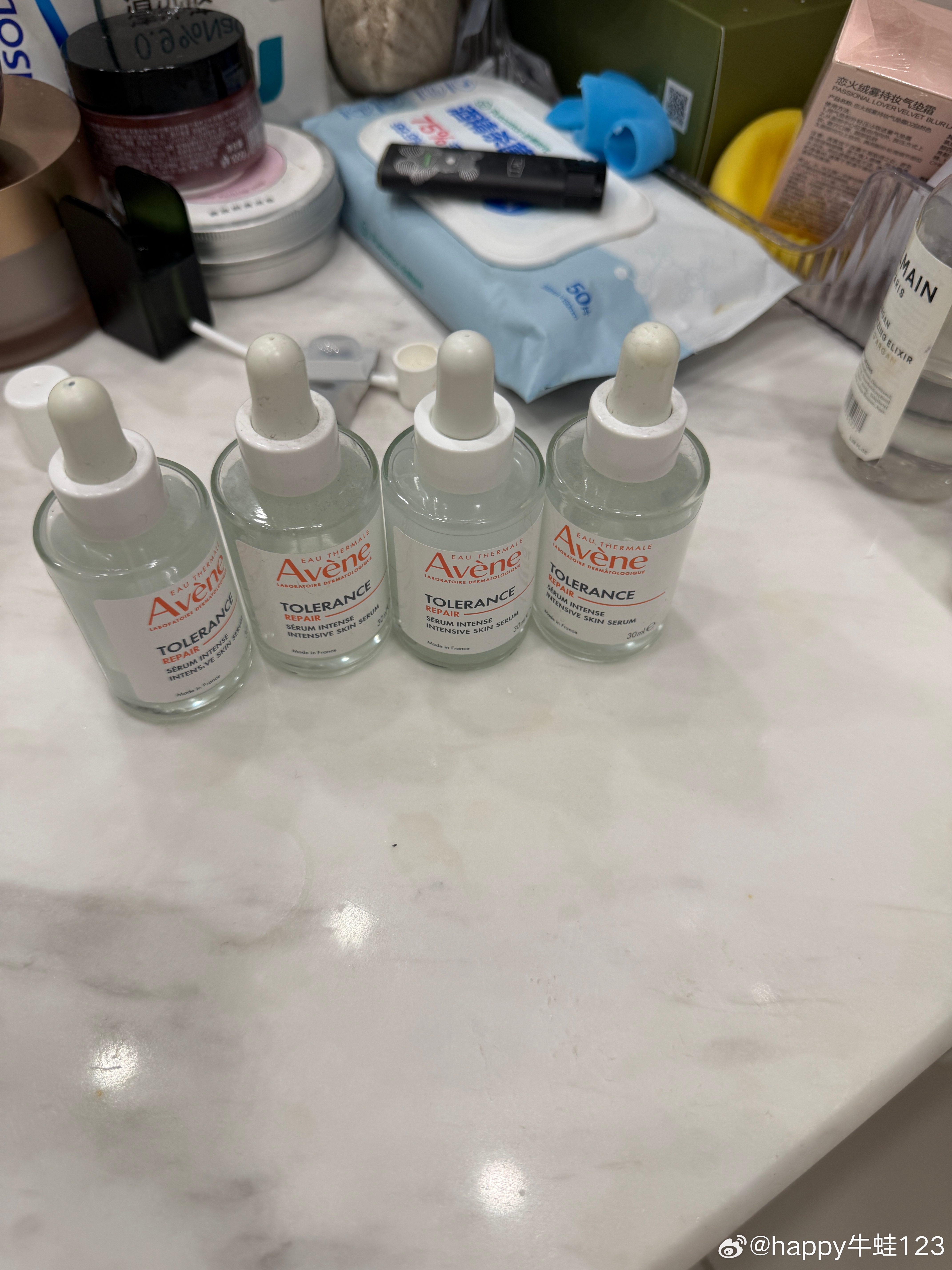 在家收拾空瓶 又用空三个了。这玩意儿太好用了 