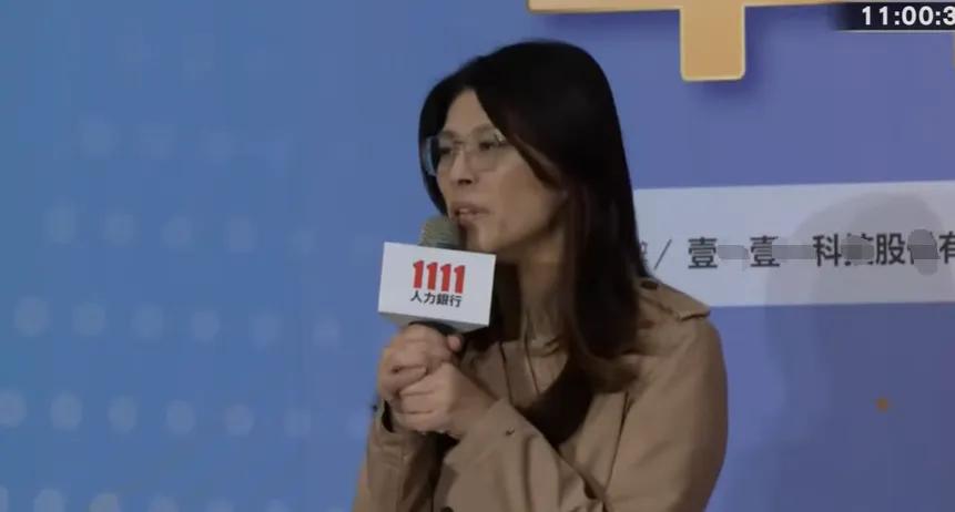 郑丽文今日出席活动，面对媒体问及“两岸论坛”的问题，她表示明天会有公开说法，并表