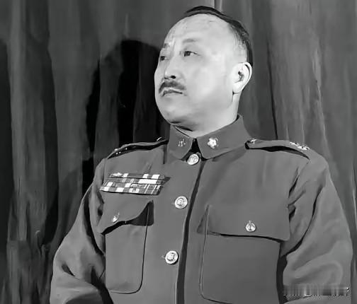 1949年，卫立煌被囚禁，李明扬在看望他时，悄悄对他说：“卫兄，你可不能去台湾，