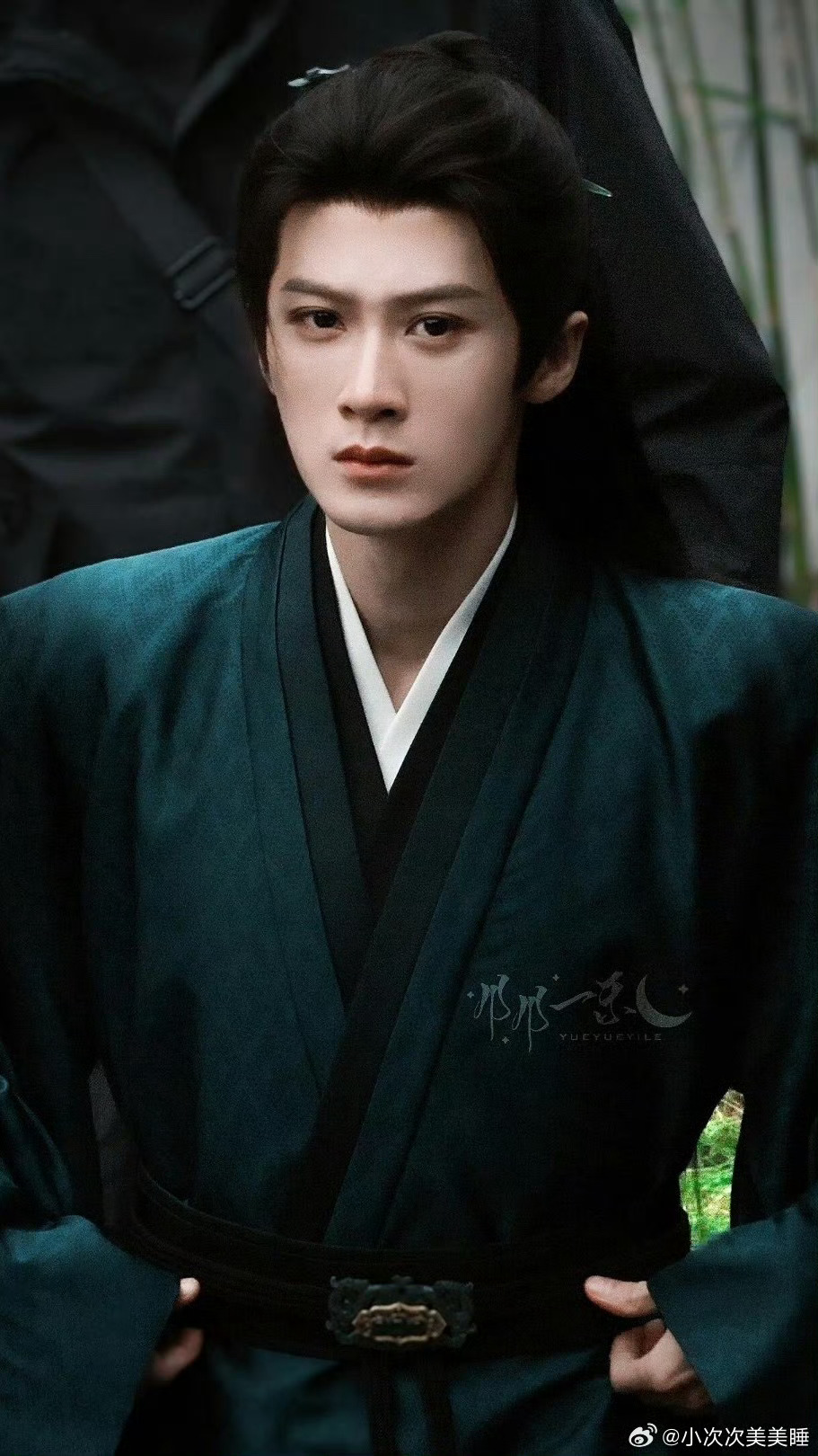 谢却山这股清冷感扑面而来扑面而来的清冷感到底是谁还没爱上这个谢却山！ 