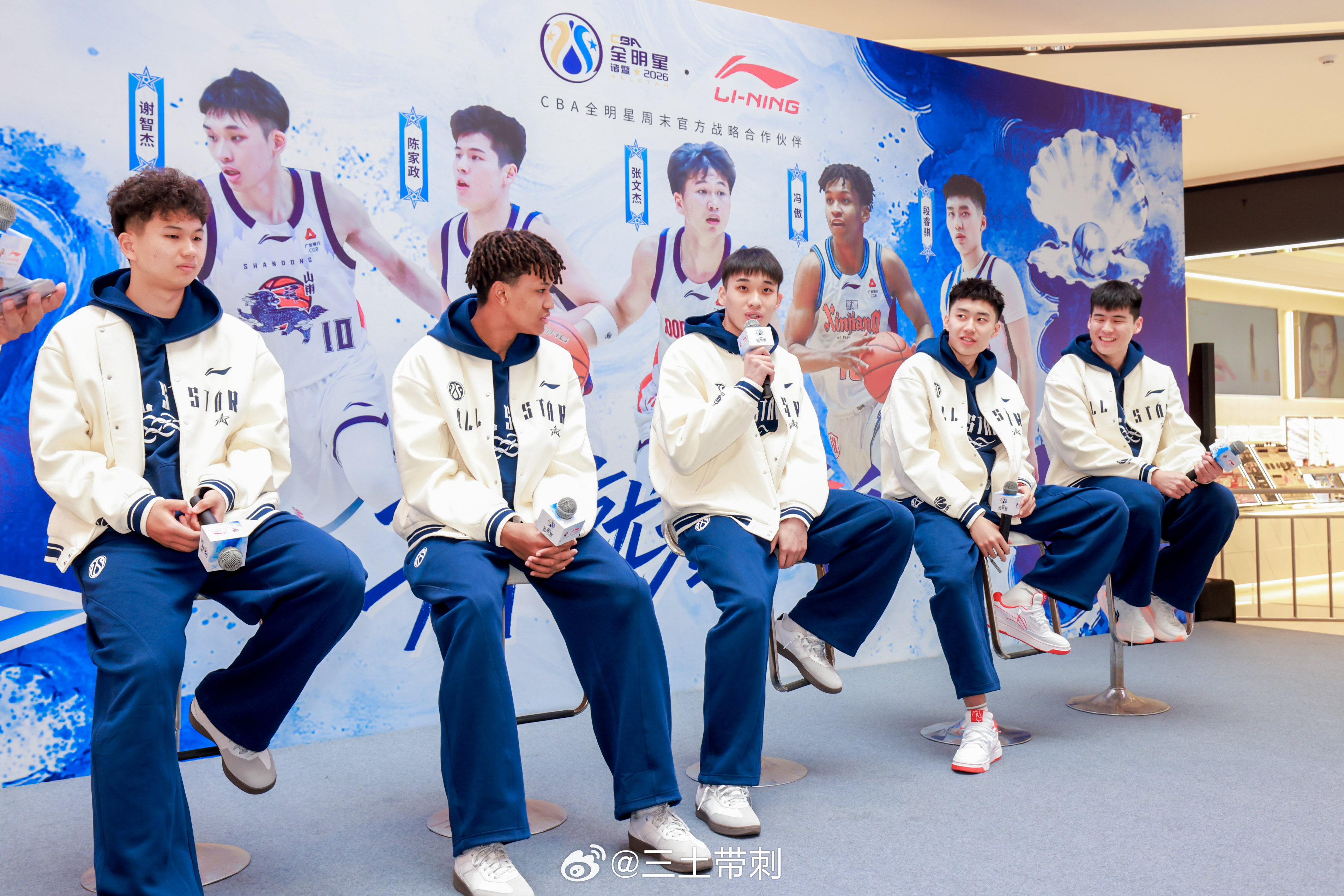 3月8日，李宁全明星进店宠粉活动精彩继续！张文杰、冯傲、陈家政、谢智杰、段睿骐惊