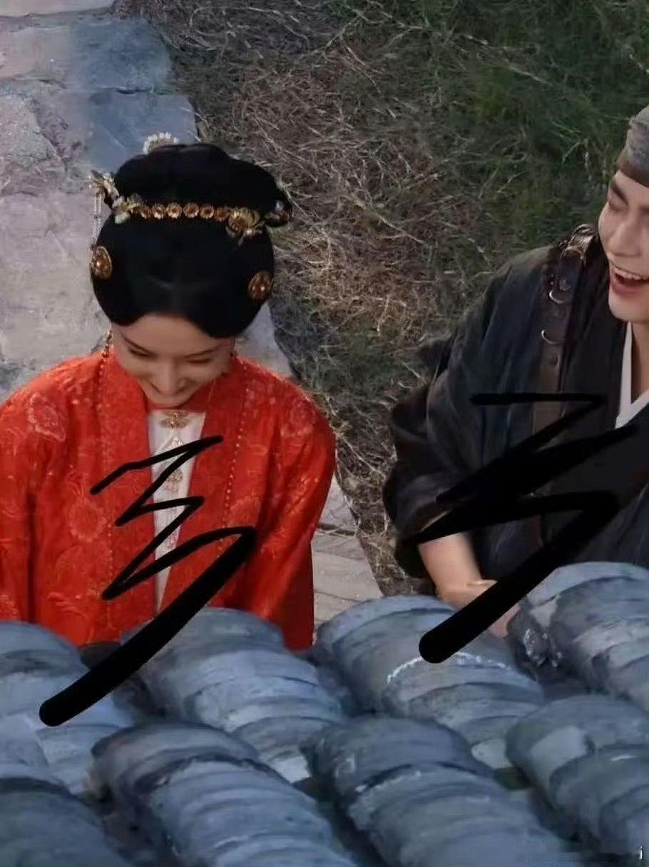 丁禹兮祖儿同框就能磕到..祖儿探班花开锦绣，科科和小丁又去探班了表妹！！ ​​​