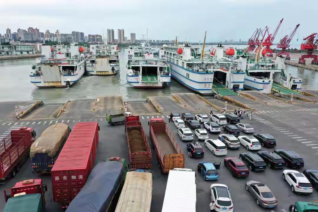 封关不是“封岛”，这些说法不准确！在网络信息繁杂的当下，“封关”这个概念常常被错