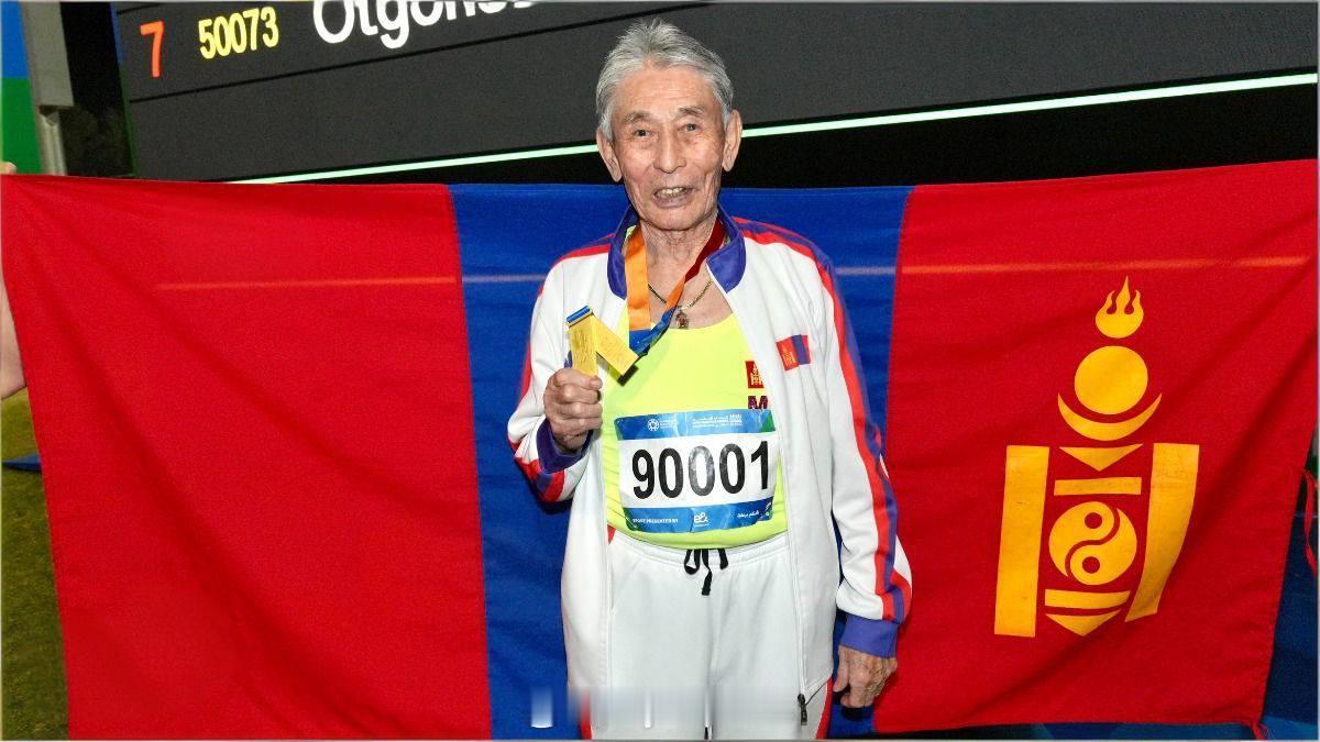 91岁爷爷百米跑出18秒612月8日，在阿联酋阿布扎比举行的2026年精英运动会