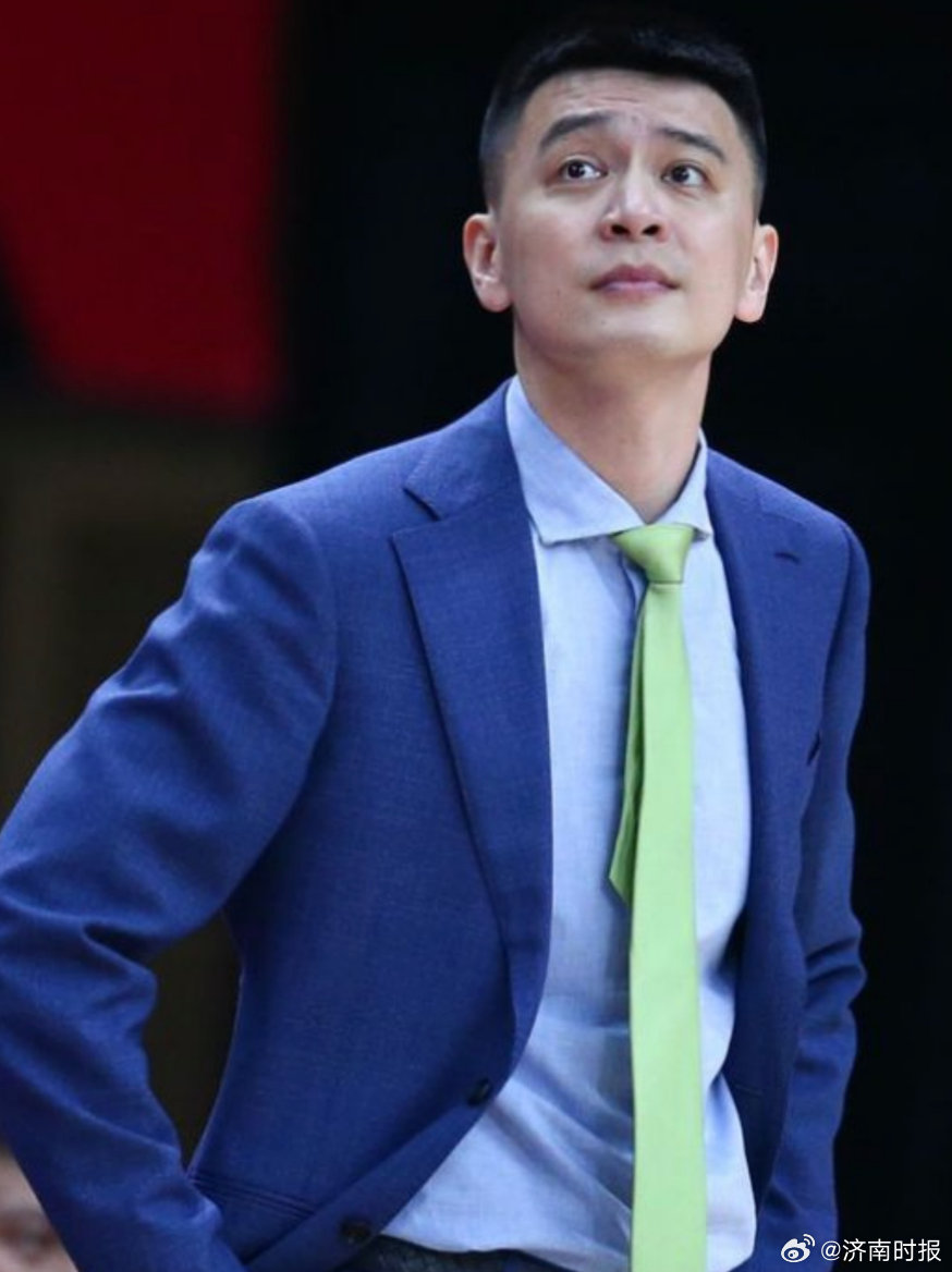 【#辽宁男篮回应杨鸣辞职# ：因个人身体原因提出辞去主教练职务】1月26日，公告