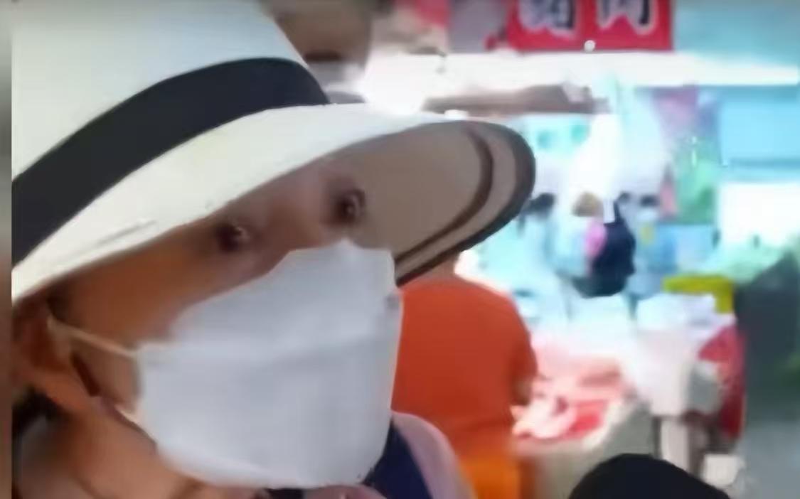 最近听个台湾集市场卖茶的阿姨说大陆全是过时俄制武器，台军买美国货肯定能赢。吓得我