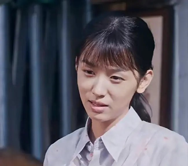 周也什么时候才能意识到自己不适合这种妆造