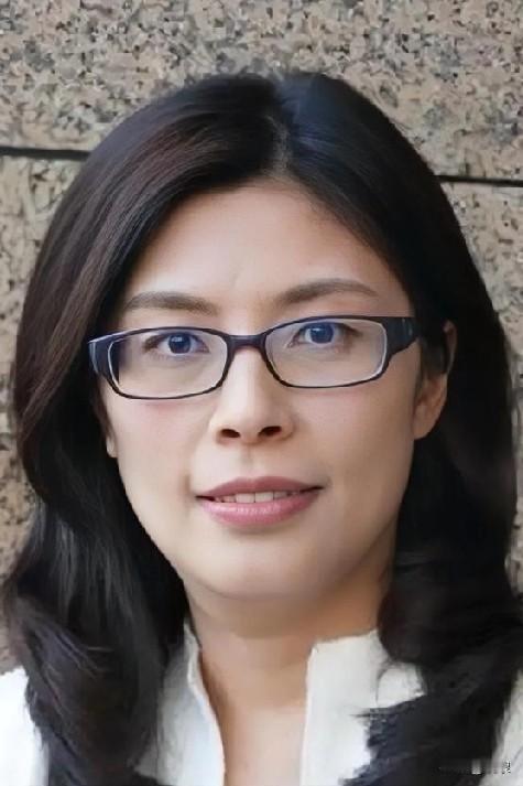 成功“晋级”的新任国民党主席郑丽文，曾在竞选之中，被一些国民党“泰斗”级的党员提