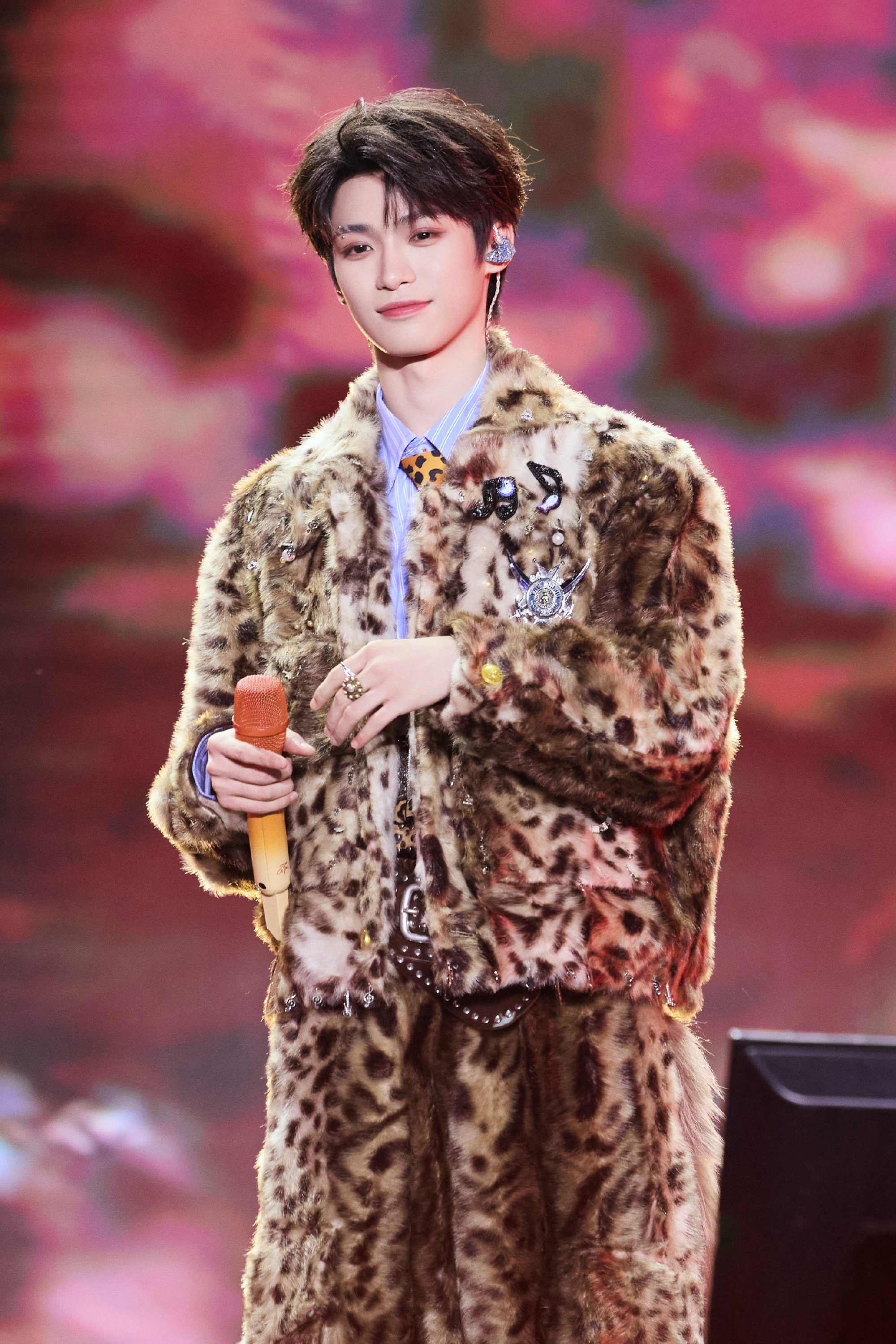 🔮 遗憾的是手机里的几千张照片，没有一张是我为你拍的