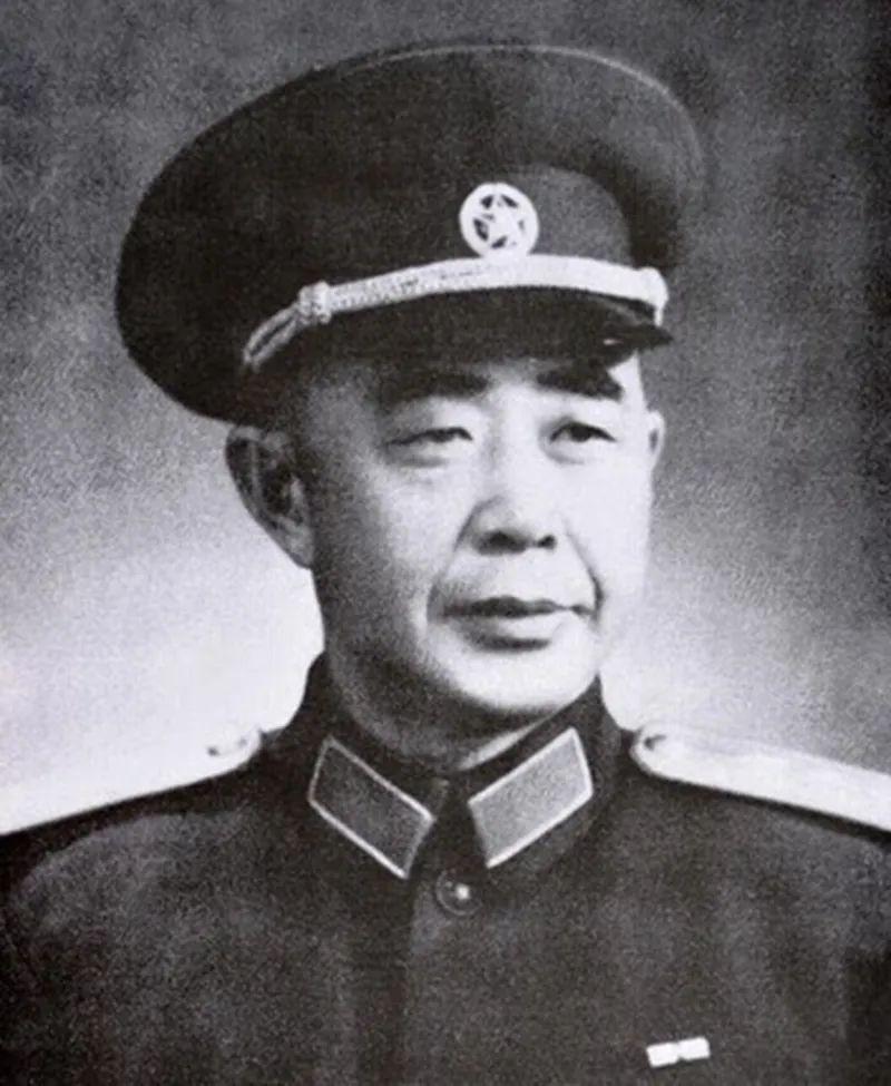 陈明仁回忆长沙起义：起义部队7万7，叛逃4万1，其实不能全怪他
“1971年9月