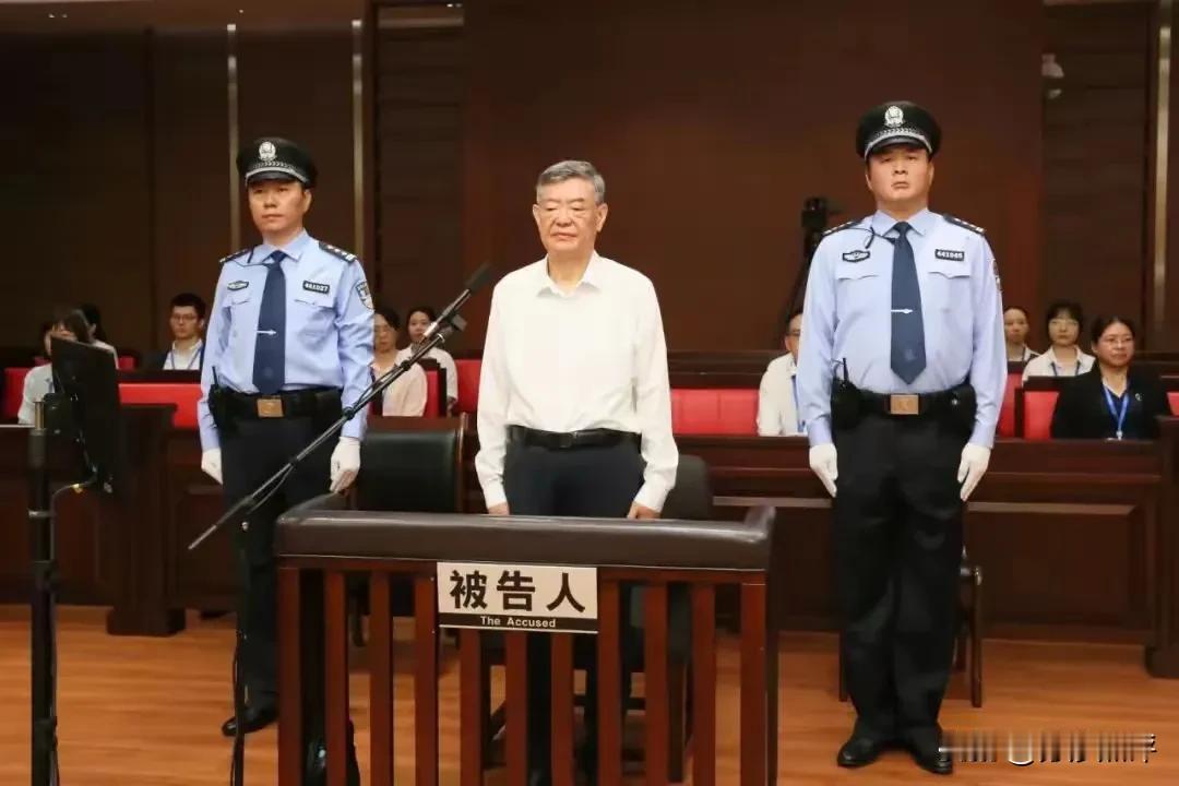 20年大蛀虫！注意落马副部李金柱的贪污受贿时间：整整20年，4.32亿！到今日才