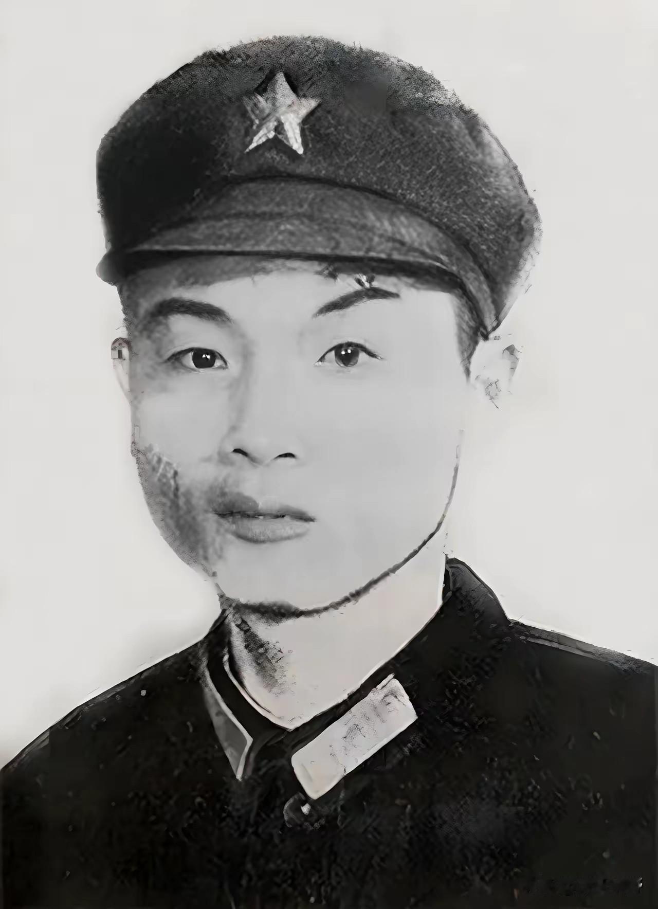 1979年，我军战士何源海在对越反击战中，中弹牺牲被追为一等功臣。哪料，2年后，