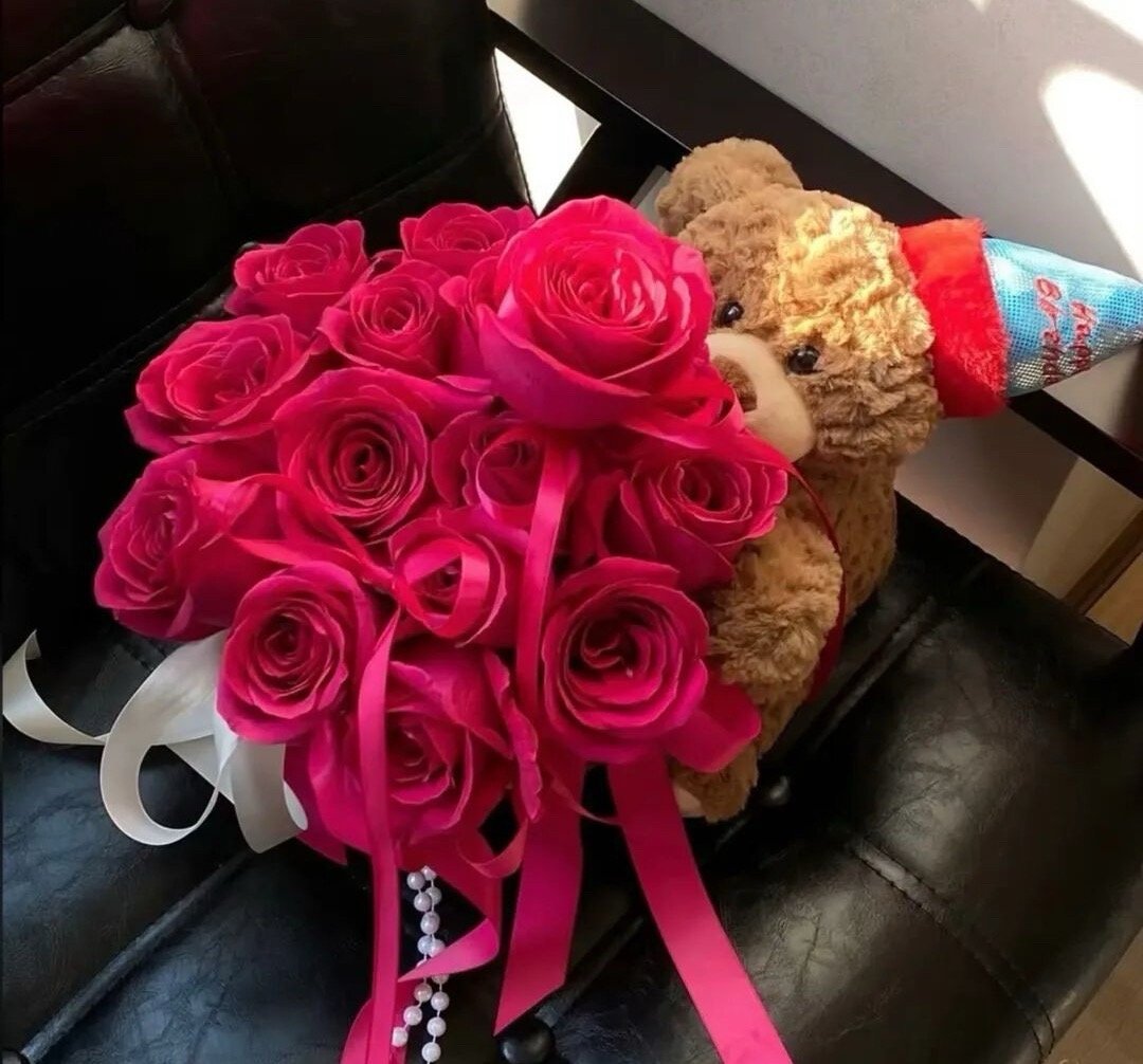 💙𝕤𝕙𝕒𝕣𝕖  做具体的事，爱具体的人，赚钱、独立、变好！ 