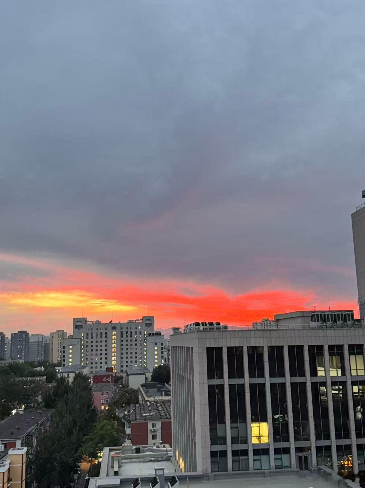 北京 你今天的夜景美绝了！北京火烧云 ​​​