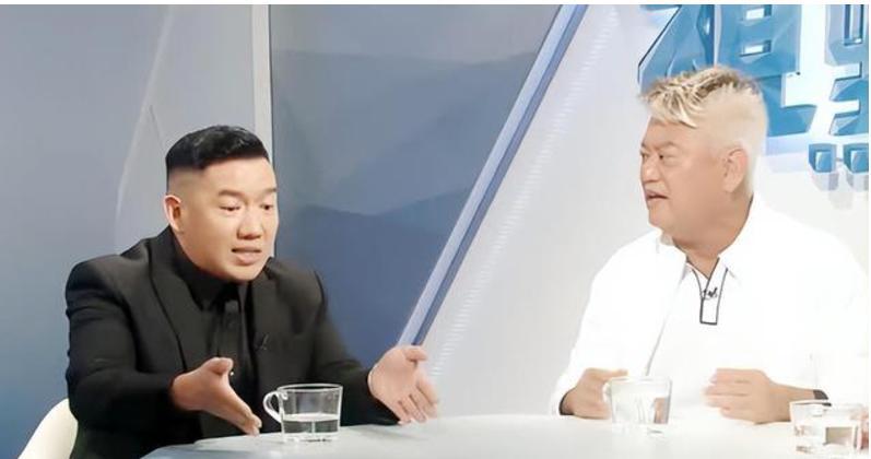 你说杜汶泽？真是自己把自己给作没了！这人以前在港片里可是黄金配角，演技还挺在线，