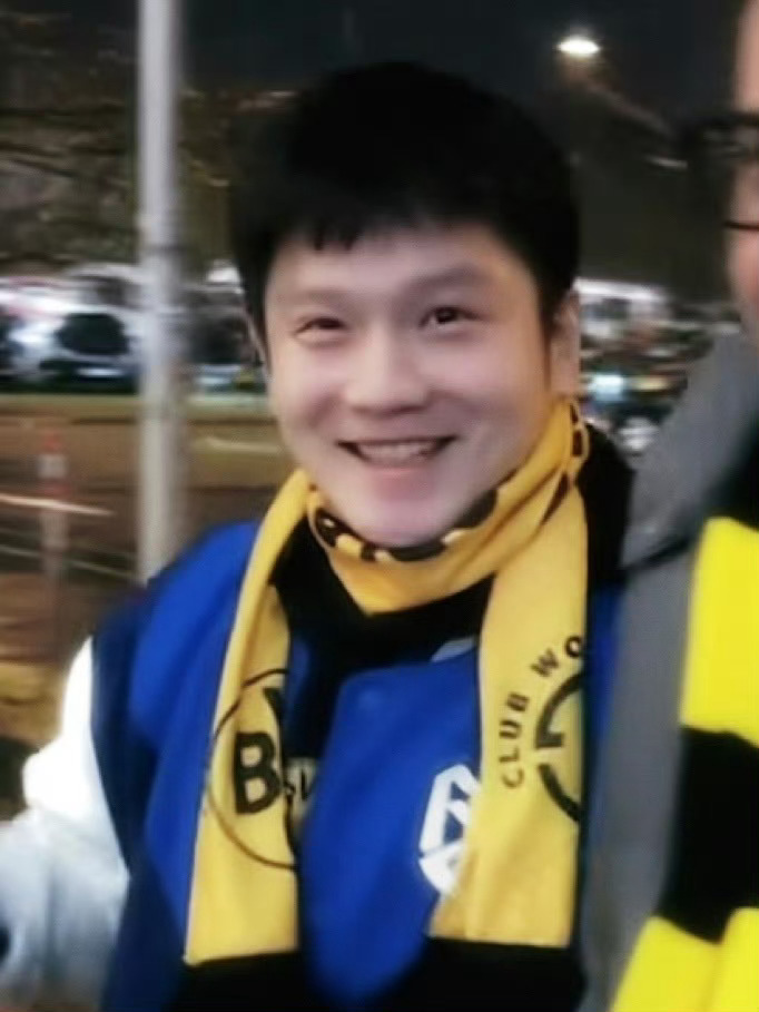 樊振东看球的快乐要溢出来了 然而谁能想到马上迎接到的就是一场失利？没事哒没事哒，