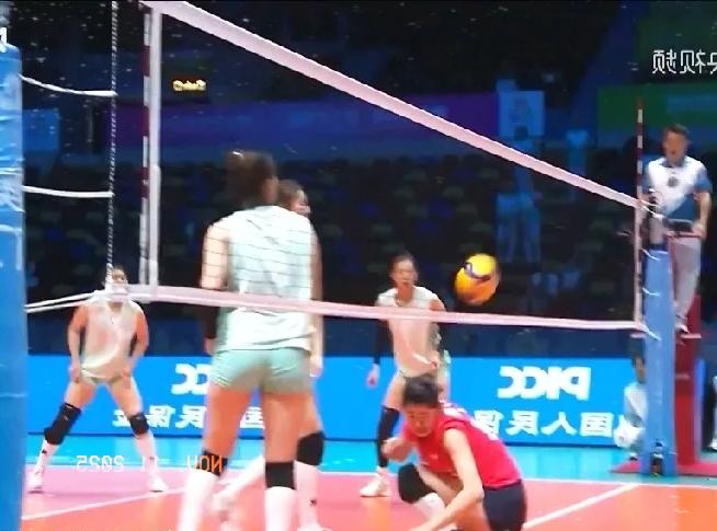 真的是稀里哗啦啊，
第二局，江苏女排25比13战胜北京女排！今晚江苏女排与北京的