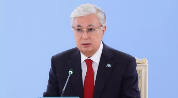 9月24日哈萨克斯坦新闻网站援引托卡耶夫的话报道称：“如果俄罗斯与乌克兰领导人愿