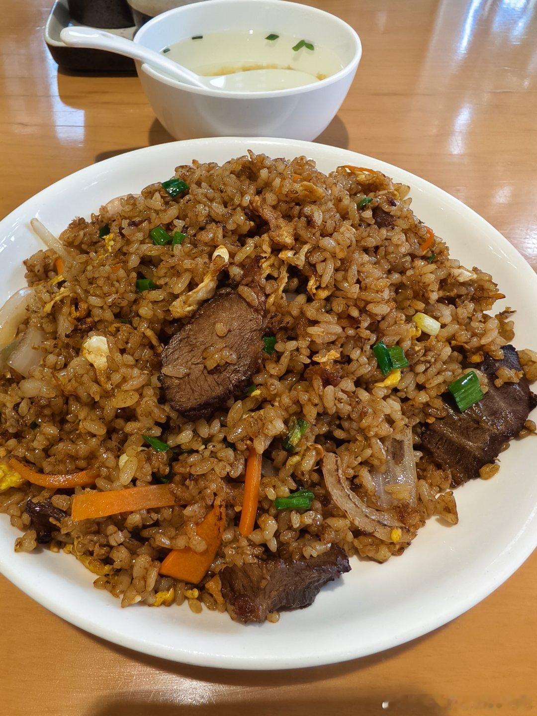 听着陈奕迅的十年，这首歌都20年了，仍然传唱很广。20年前，我在武汉跑推销。听着