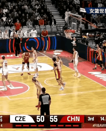 王思雨说，大家好，我是你们的王思雨。粉丝都知道我不在国家队的名单里，是不是意味着