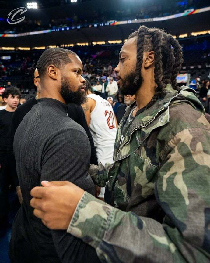 克利夫兰骑士 加兰与曾经的骑士队友告别，眼含热泪......离别是需要一辈子学习