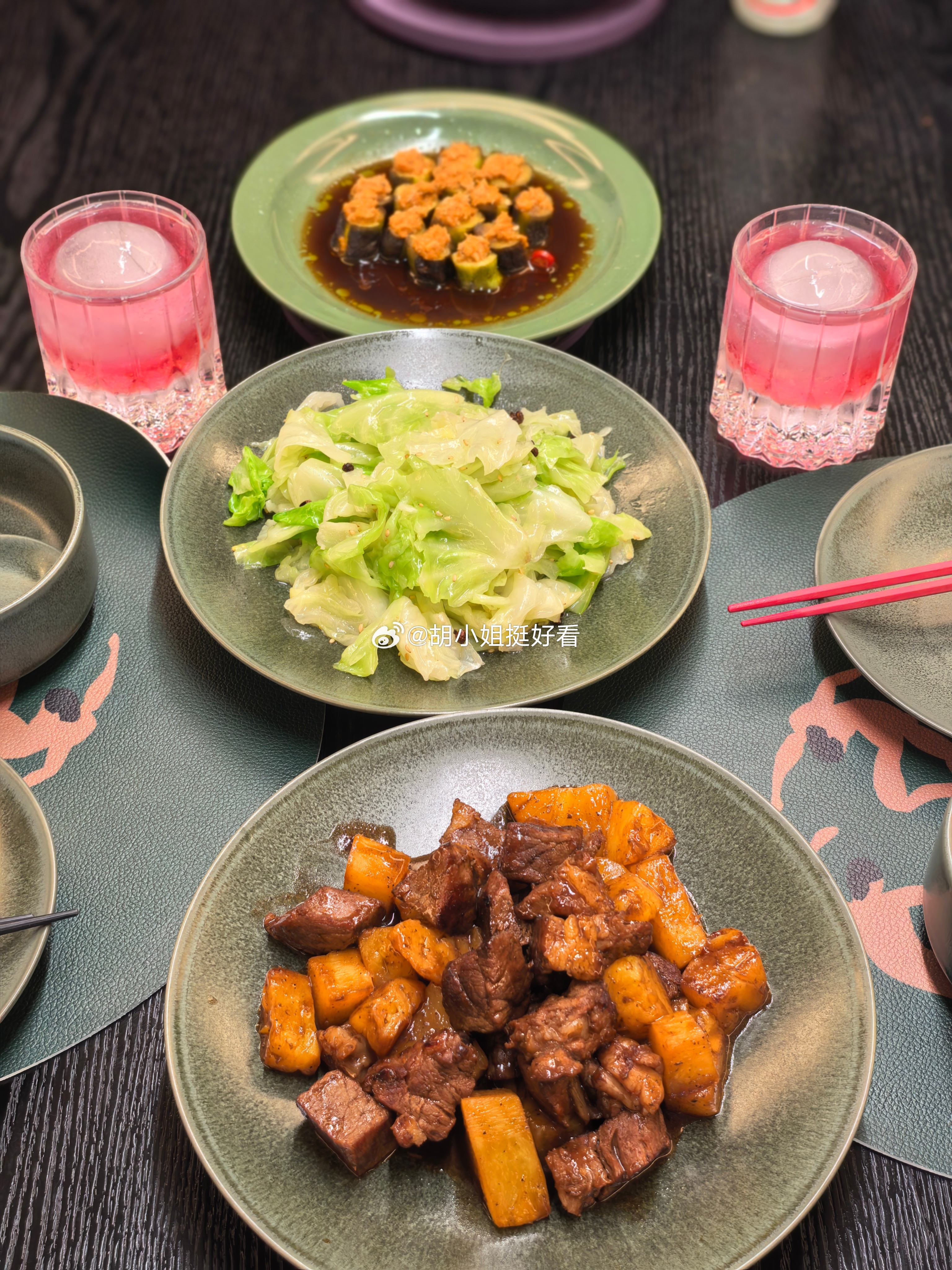 手疼好久不做饭，这两天做了紫苏话梅金酒，忍不住昨天就做了一小餐，今天用剩下的食材