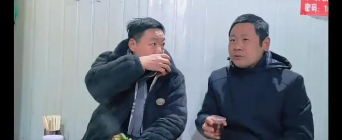 把榨油的活儿全挪到半夜干，就为了一度电能省下几毛钱，你说这笔账，到底划不划算
许