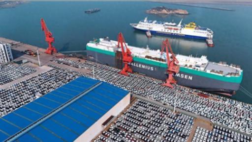 面对中国电动汽车产业的迅猛崛起，美国试图以翻倍关税筑起贸易高墙，不料中方早已备好