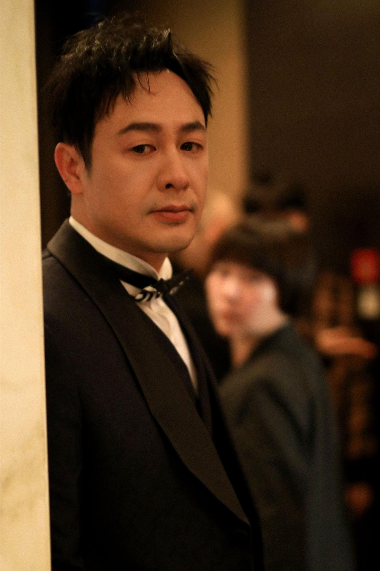 演员，张颂文说，当群演的时候，我就不是一个好对付的，俗称，刺头，有一次参与一个戏