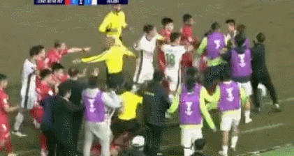 亚足联罚单！北京国安前锋曹永竞亚冠2染红被追罚+罚款。
亚冠2最后一轮对阵麦克阿