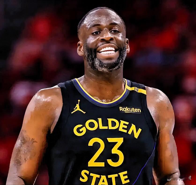 追梦格林尴尬了！

在今日勇士对阵鹈鹕的第二节比赛中，追梦的进攻表现堪称灾难。连