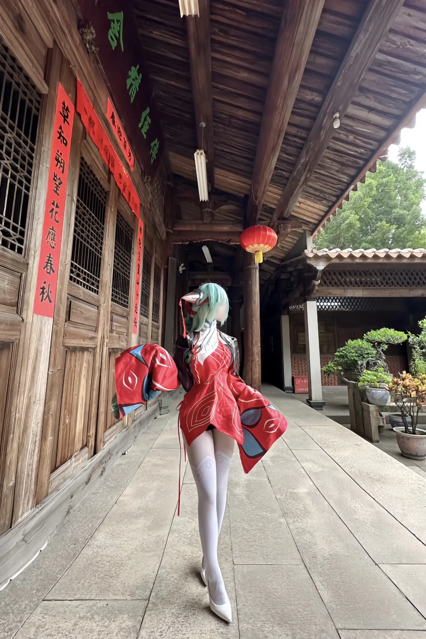 小小司命 不在话下。恐有街头胭脂色 柳絮沾白雪沾红