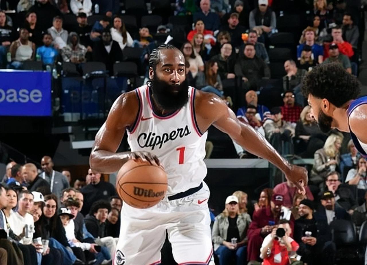 哈登缺席，快船大比分不敌火箭！NBA常规赛，快船主场迎战火箭，这场比赛哈登缺席，