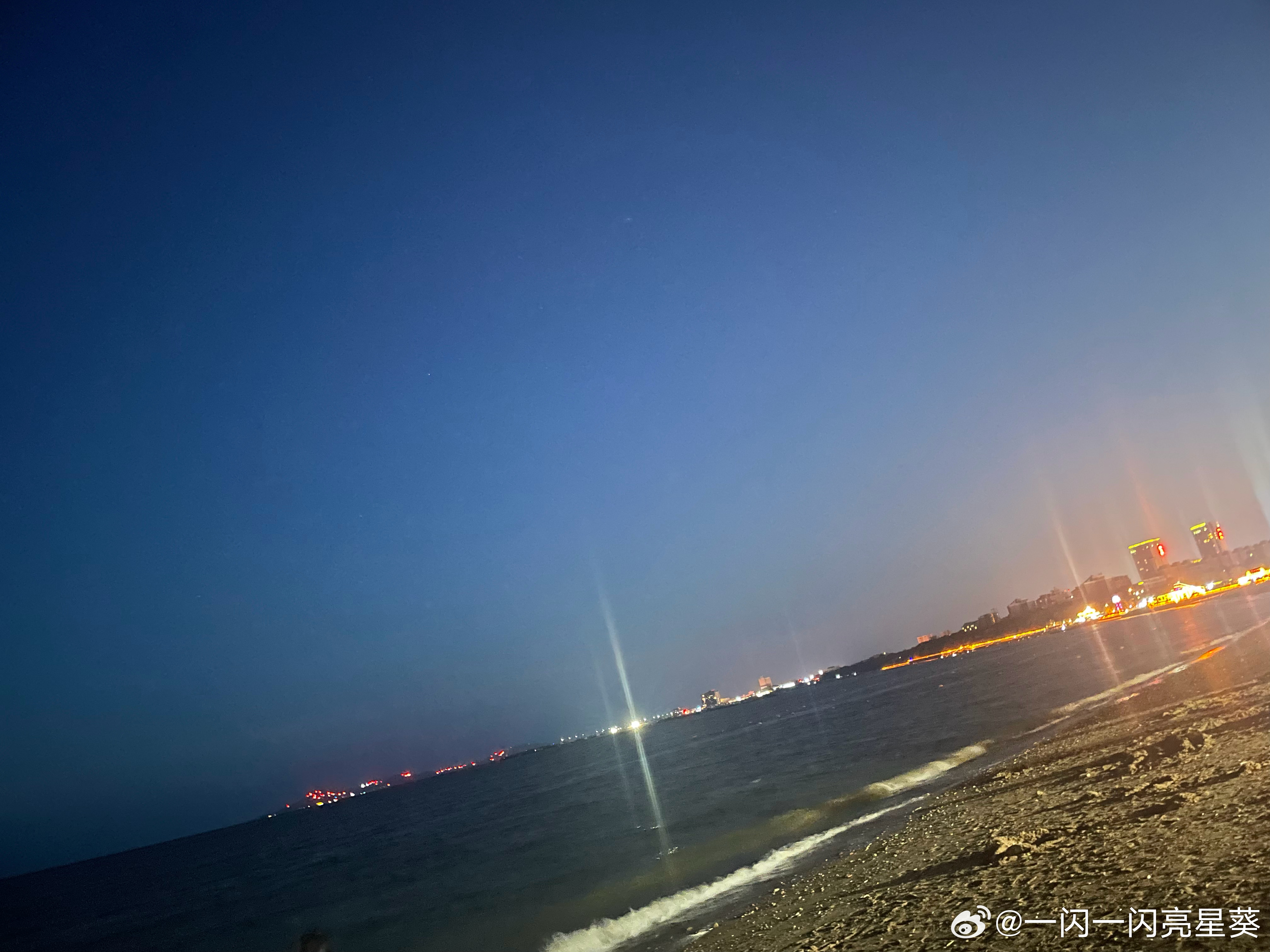 我在海边感慨，陈添祥真帅 