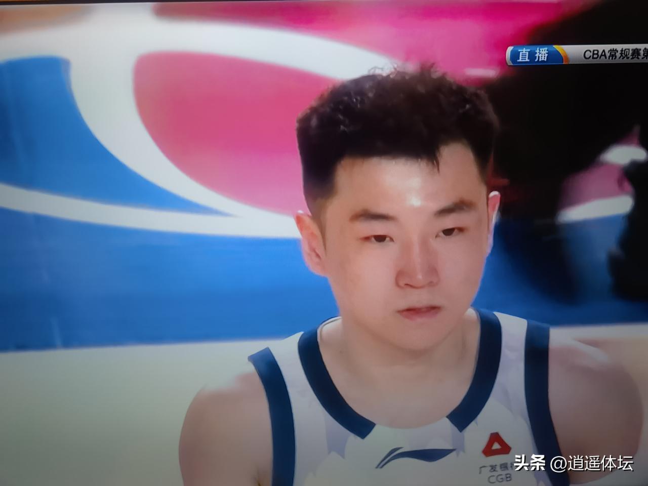 别再骂高诗岩了！
       山东高速男篮客场挑战新疆伊力特的比赛，如果没有高