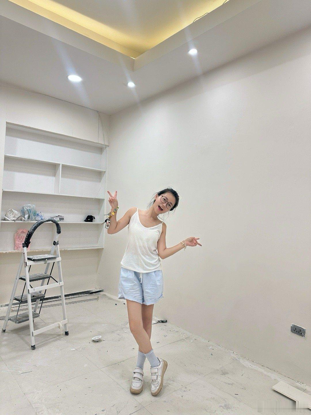 悄悄拿下一家店面！拥有了自己的工作室～～  ​​​