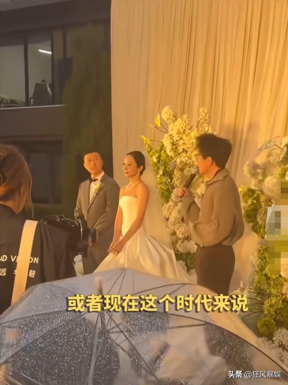 毛不易，冲上热搜！

10月21日，毛不易在朋友婚礼上致辞冲上热搜，他表示：“结