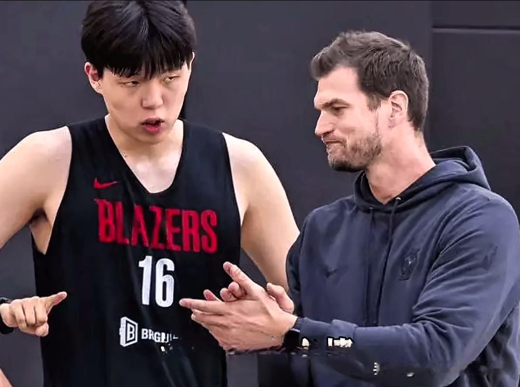 相信球迷都对杨瀚森有所失望，所谓期望越高失望越大，经过几场的比赛也都对他的实力有